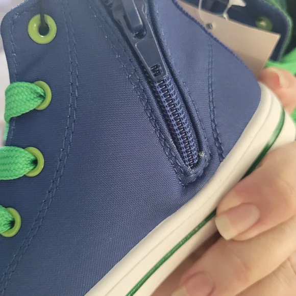 BNWT Boys high top Paw Patrol sneakers - Picture 3 of 4